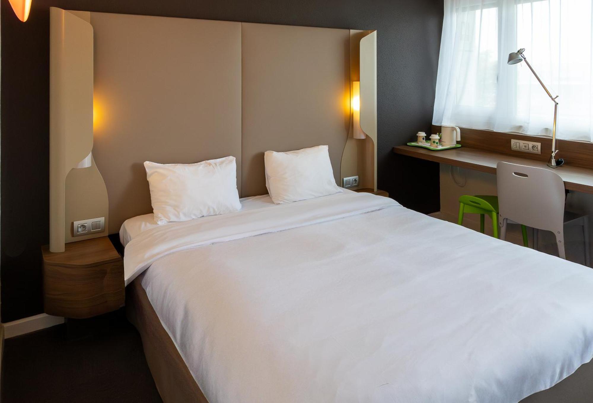 Campanile Toulouse - Blagnac Aeroport Hotel Exterior photo